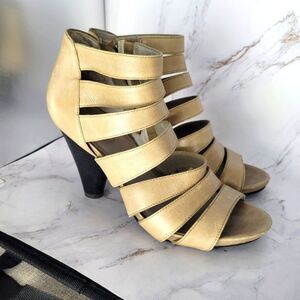 Me Too Shoes Brielle Heel Strappy Leather Tan Beige Nuetral Gladiator Size 7